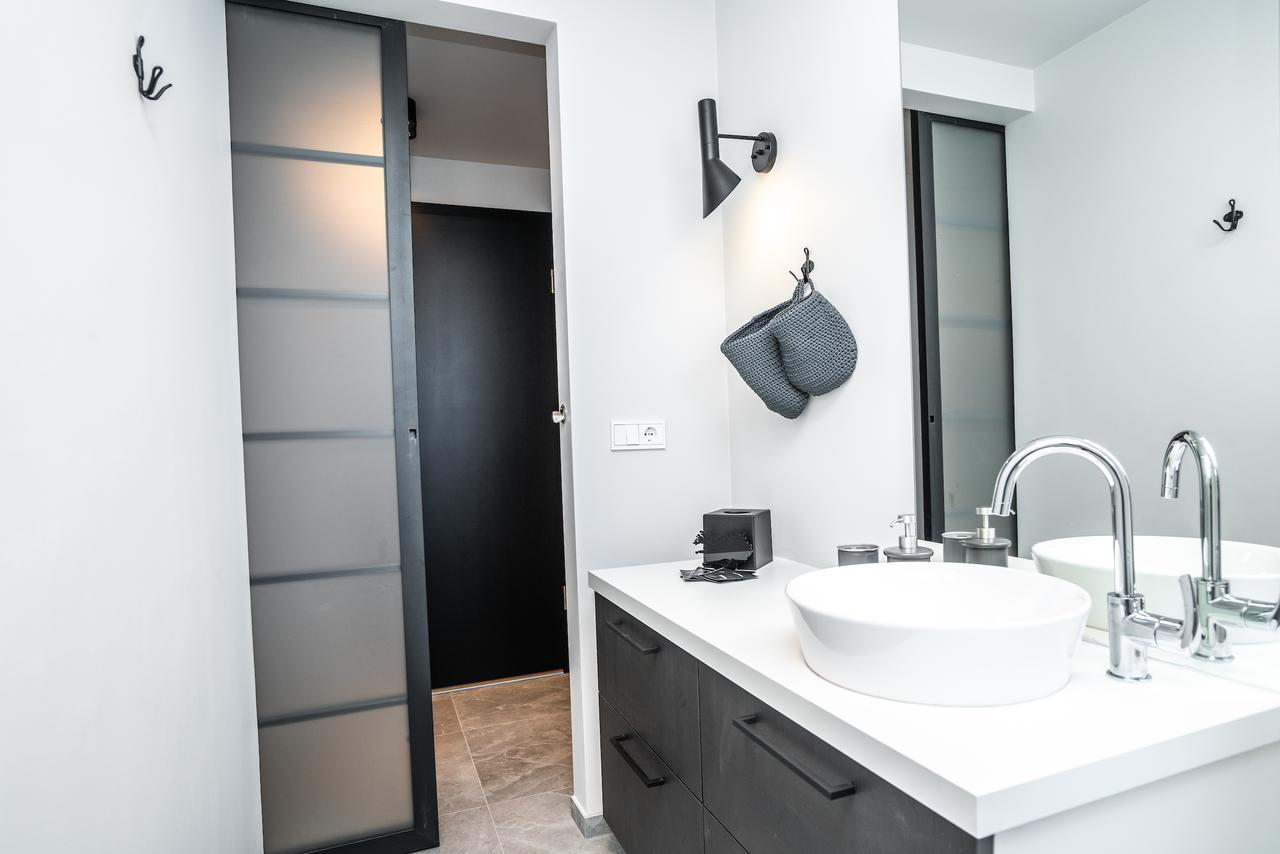 H96 Luxury Suite เค็ปลาวิก ภายนอก รูปภาพ